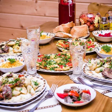 Lodge хата різьбяра