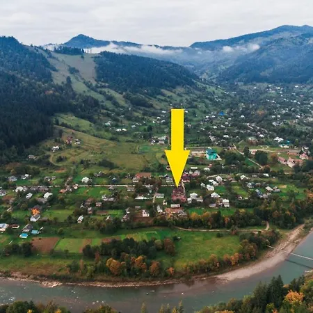 хата різьбяра Lodge *