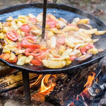 Lodge хата різьбяра