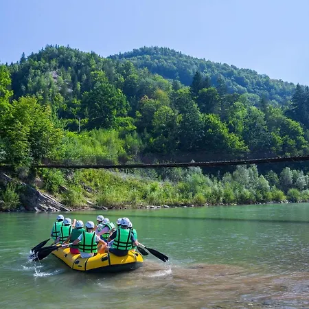 Lodge хата різьбяра Byalobereska