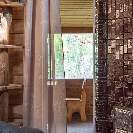 хата різьбяра Lodge *